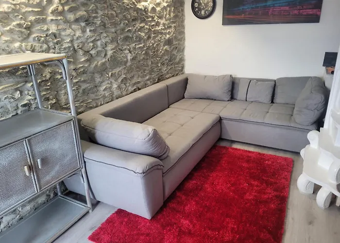 Appartement Nax דירה *